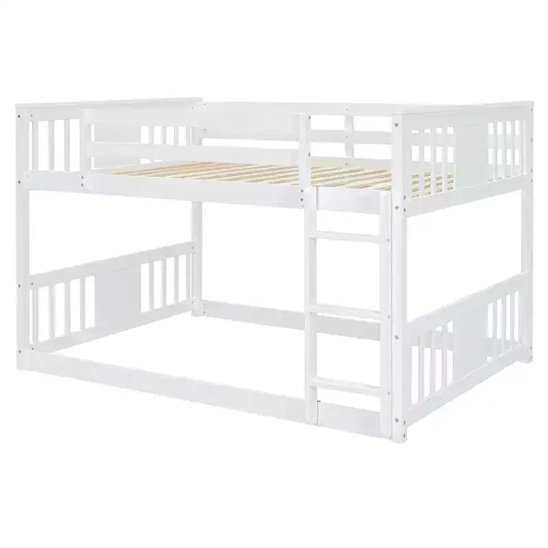 Lit superposé double sur double avec échelle, cadre robuste, design peu encombrant pour chambre et dortoir