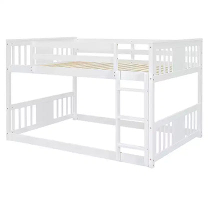 Lit superposé double sur double avec échelle, cadre robuste, design peu encombrant pour chambre et dortoir