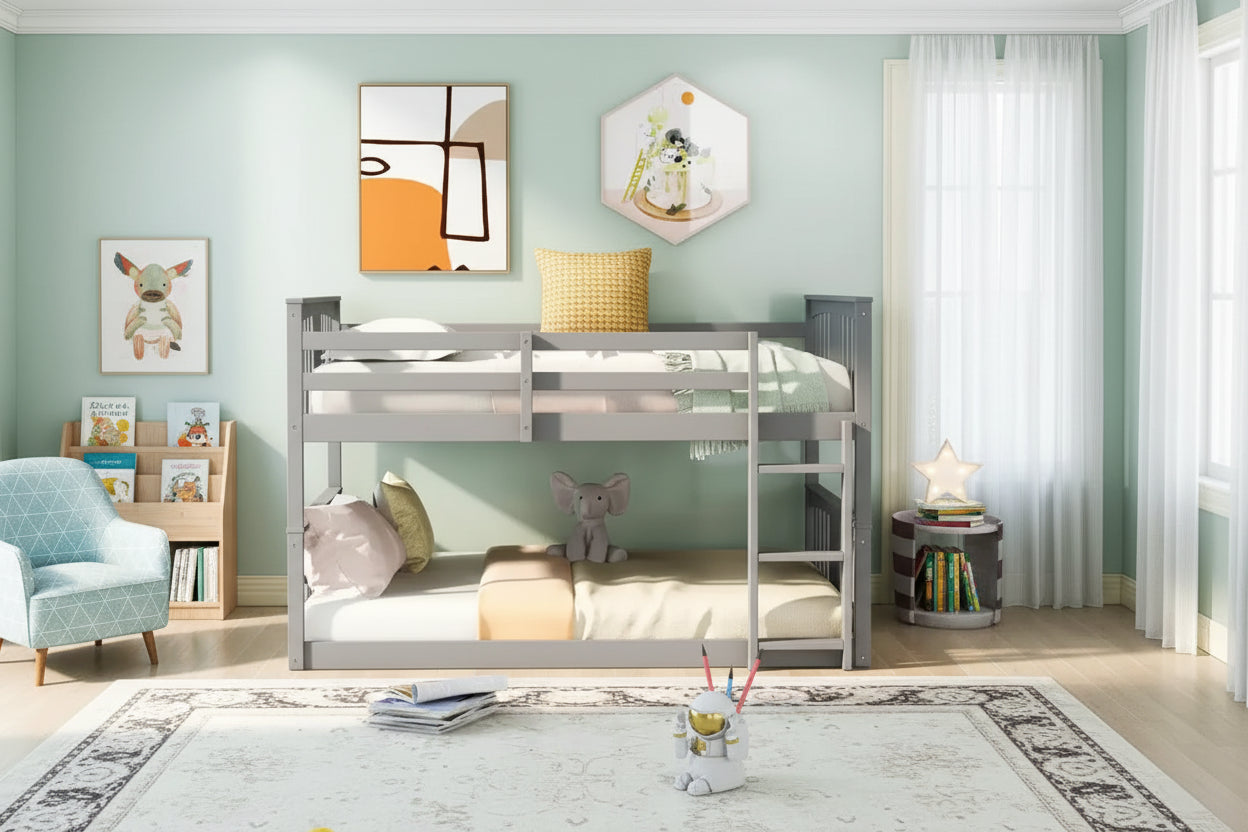 Lit superposé double sur double avec échelle, cadre robuste, design peu encombrant pour chambre et dortoir