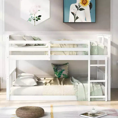 Lit superposé double sur double avec échelle, cadre robuste, design peu encombrant pour chambre et dortoir