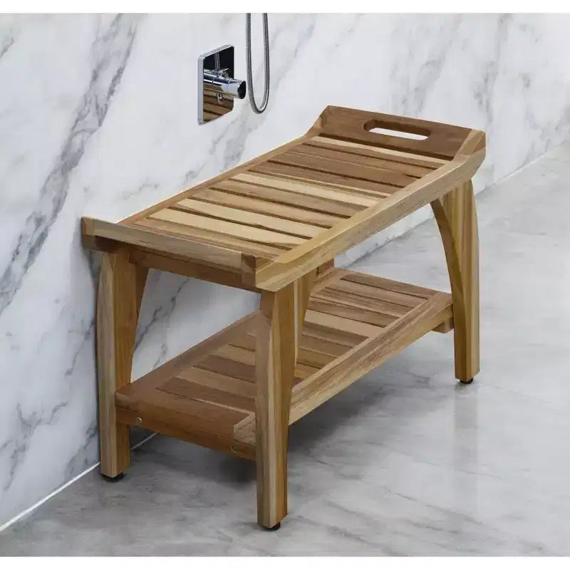Banc de douche et extérieur en teck de 73 cm avec poignées découpées et étagère inférieure, finition naturelle